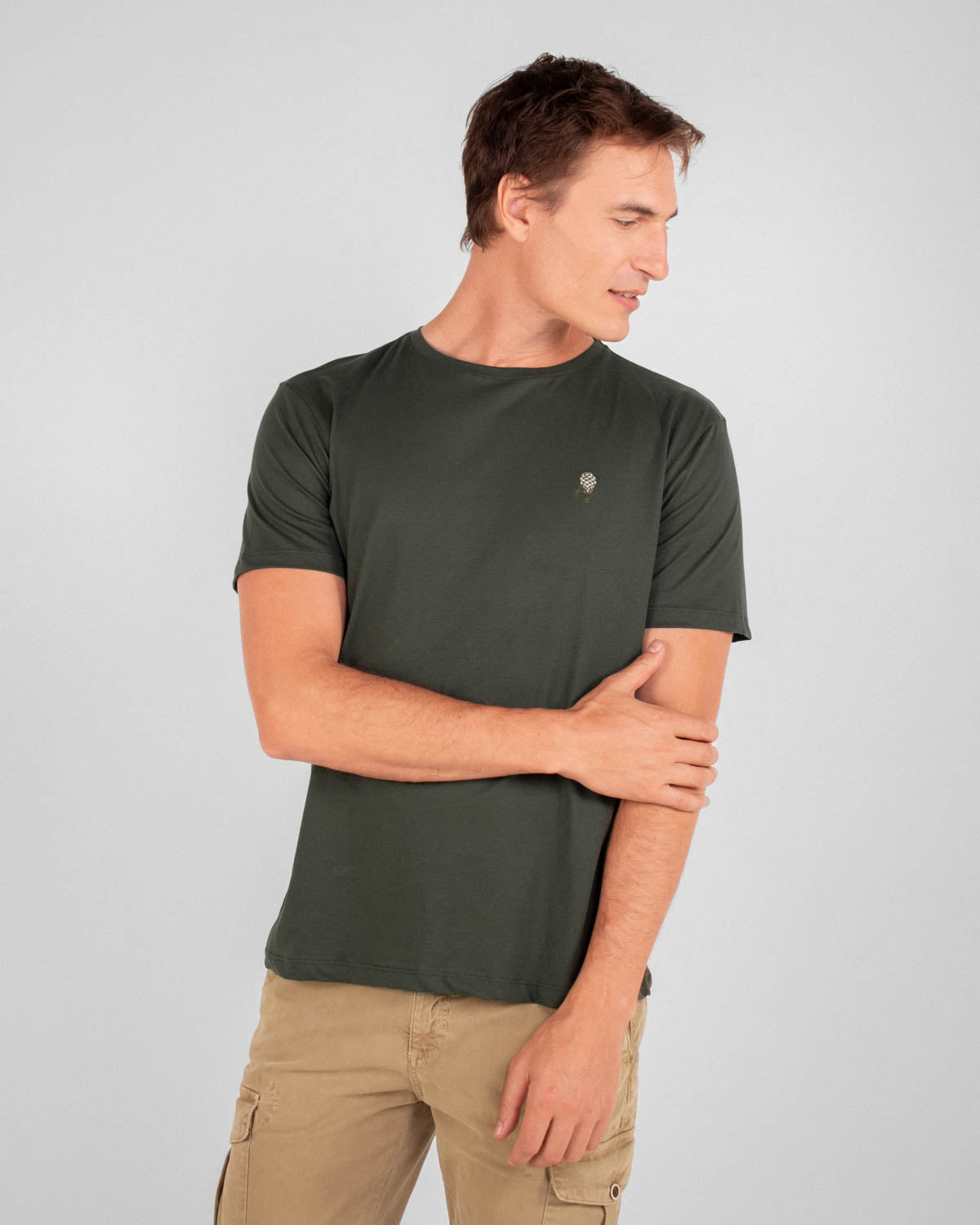 Camiseta verde militar en algodón pima fit ajustado para hombre