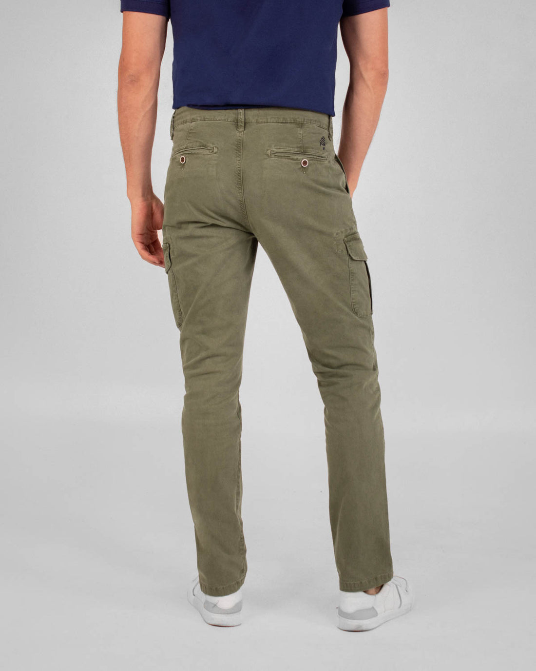 Pantalón cargo en drill verde oliva para hombre